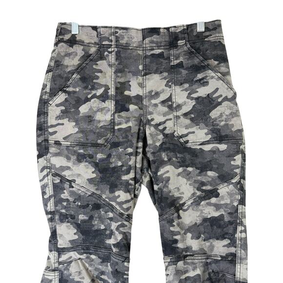 Spanx Gray Camo Stretch Twill Cargo Jogger Utility Pull Up Pants Size L - Picture 3 of 10